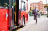 pegar o ônibus em inglês